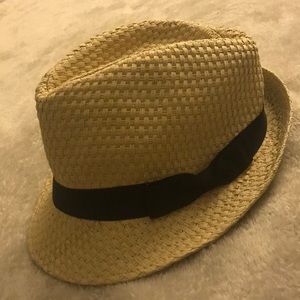 Women's Straw Hat w/Black Bow Detailing